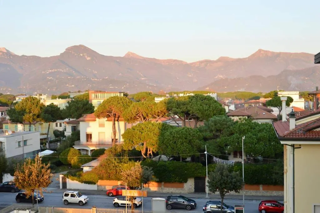 Apartment Appartamento Deluxe Frontemare Camaiore