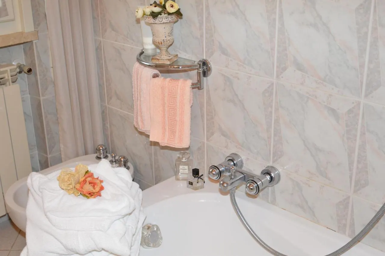 Apartment Appartamento Deluxe Frontemare Camaiore Italy